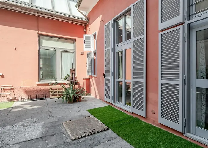 Διαμέρισμα Guesthost - Amazing Loft - 350 M Far From Dateo Station Μιλάνο